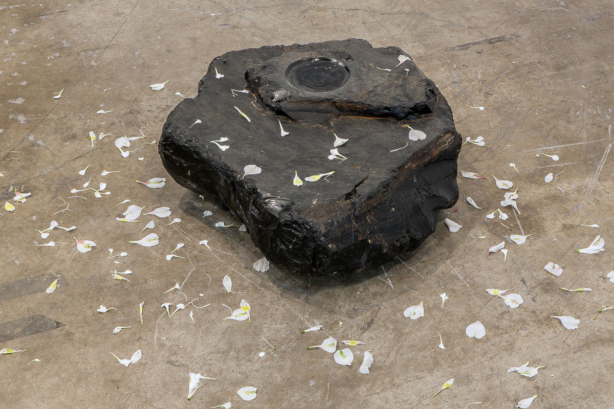 Harold Mendez; Untitled (We are a thousand petals to no one); 2019