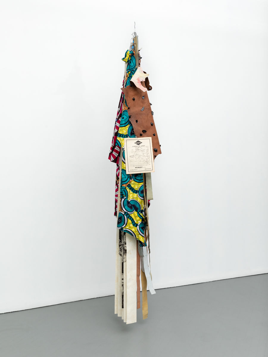 Noé Martínez; Árbol III. Las presencias dormidas; 2020