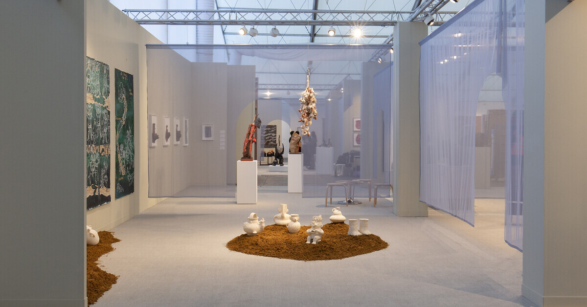 Frieze London’s Best Booths, From Statement Sculptures to Symbolic Gardens
